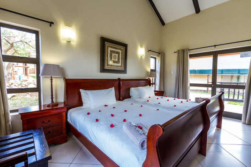 Zulu Nyala Game Lodge ฮลูฮลูเว ภายนอก รูปภาพ
